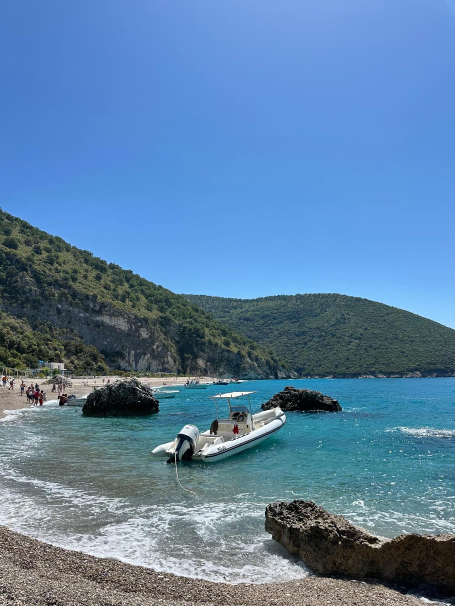Boho Coastal Retreat Apartment Sarande Ngoại thất bức ảnh
